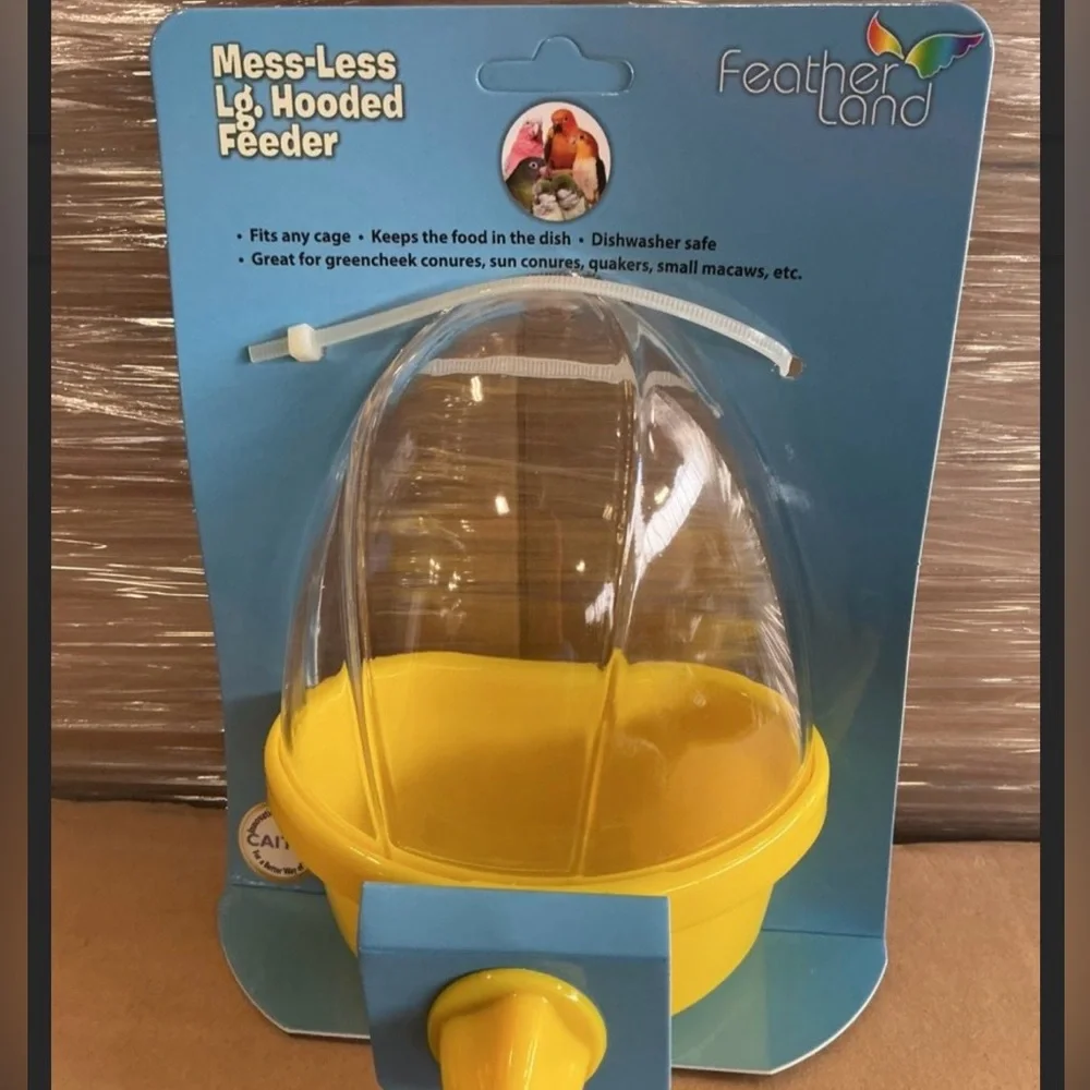 Featherland Mess-Less Large Hooded Bird Feeder - Yellow/Clear Cage Mounted